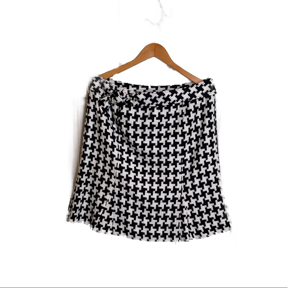 Black and White Houndstooth Skirt